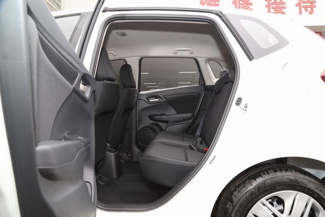 本田飞度不但够帅空间也不错,2012年本田飞度1.3自动挡真实油耗