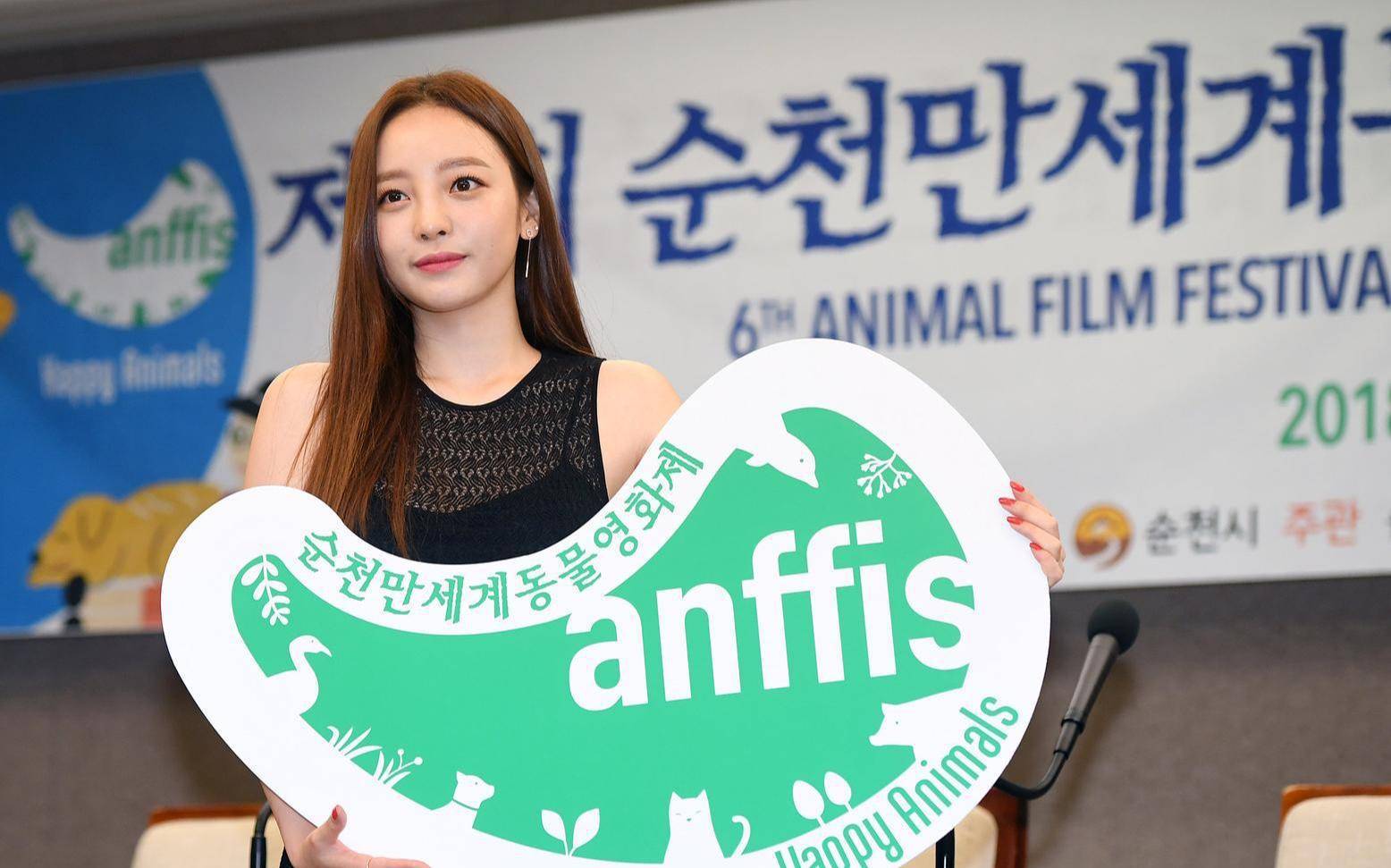 具荷拉因不堪恶言攻击企图自杀未遂，现已脱离生命线仍未恢复意识