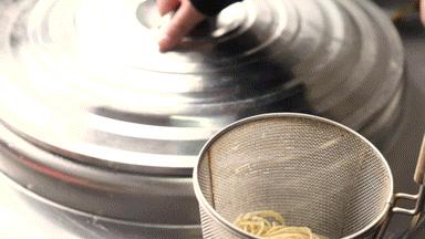 朱家角古镇和新场古镇哪个大一点,新场古镇和朱家角哪里好吃的多