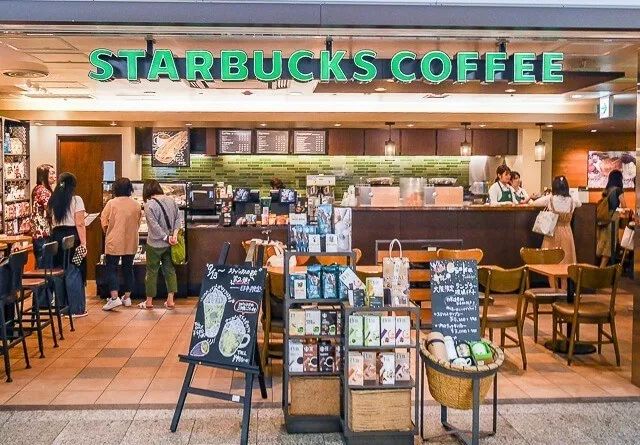 游客都去逛百货商店了，日本人自己去了这里