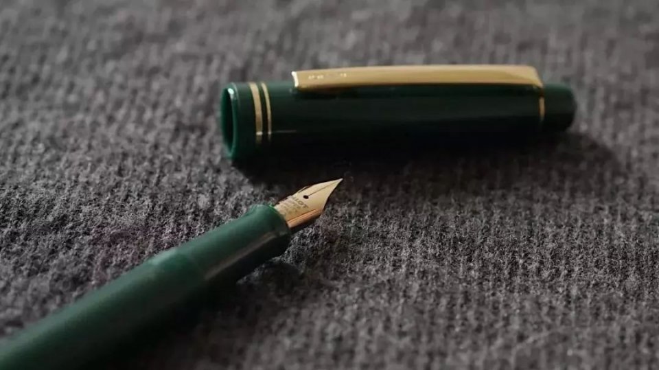 秋冬棕绿色,厌倦了红黄棕不妨来款高级感发色