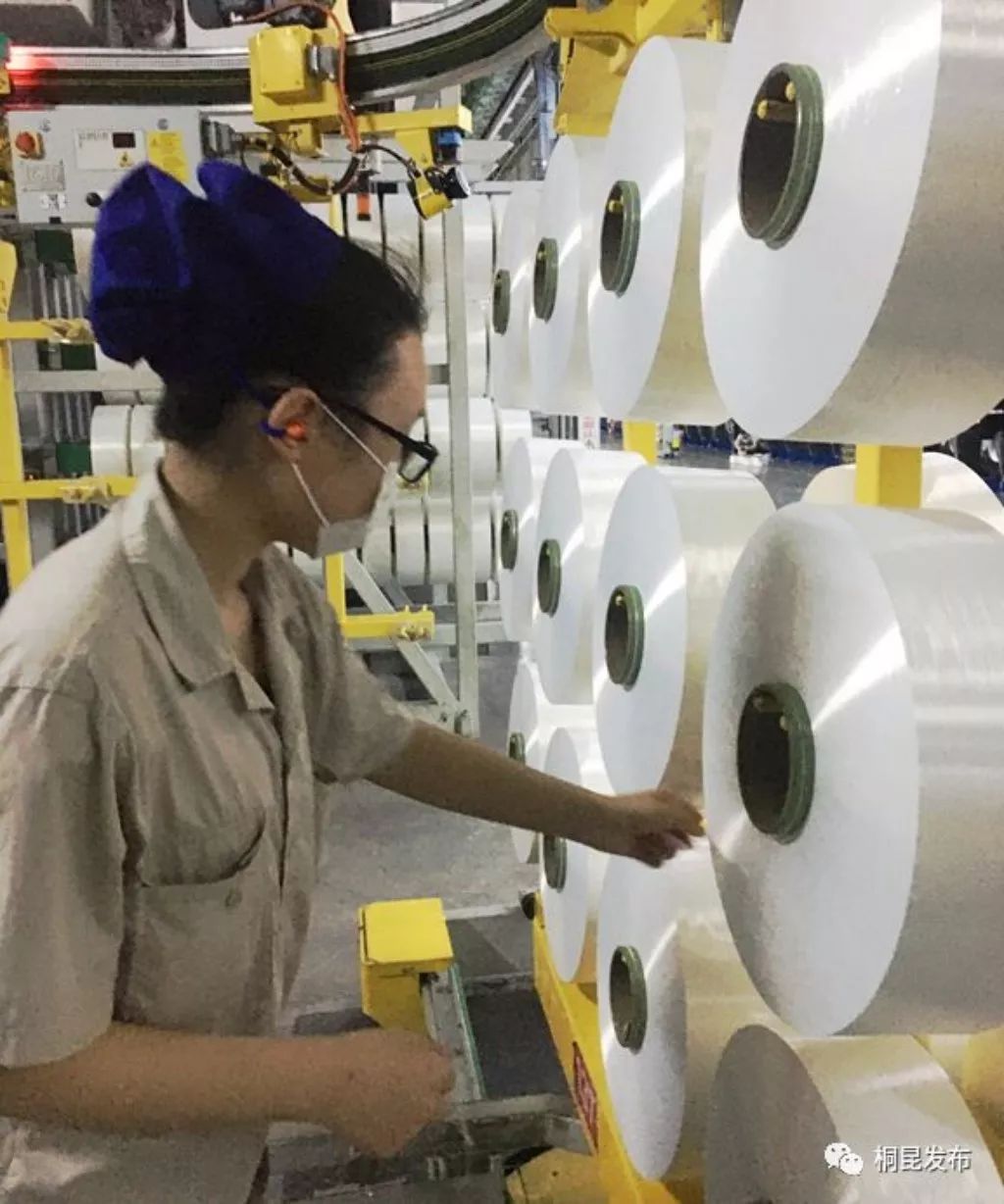 抗疫生产两手抓,抗疫情抓生产两不误