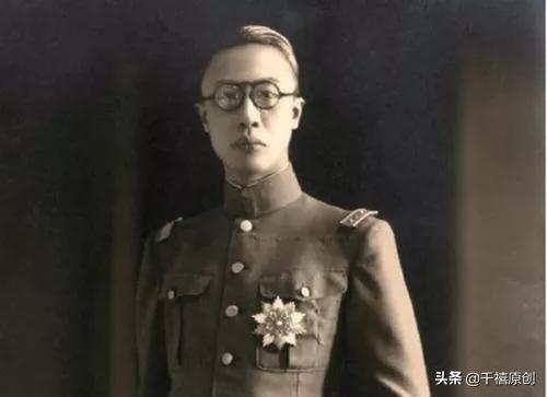 溥仪从紫禁城偷出400件宝贝!这件翡翠,据说都赶上马云身价了