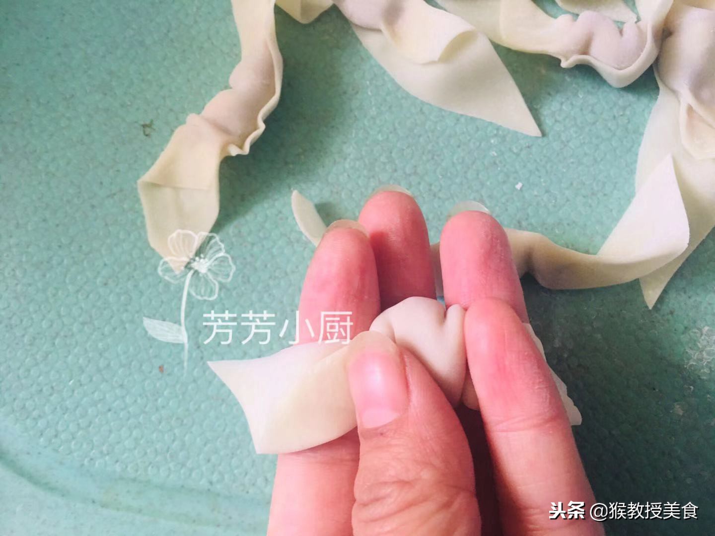 家庭版自制虾肉馄饨，好迷你很好吃，周末做点这一周的早餐都有了