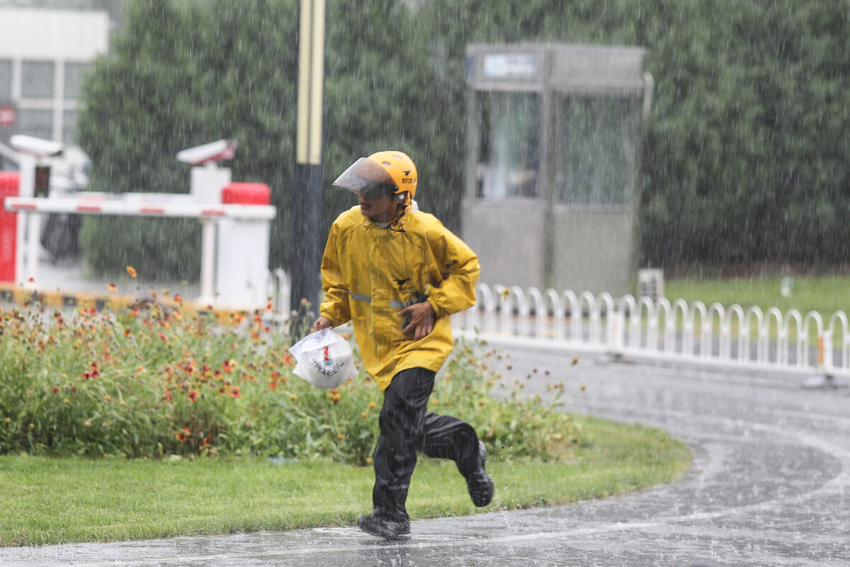 美团悄悄更改骑手佣金是新的压榨手段？网友：我已卸载美团