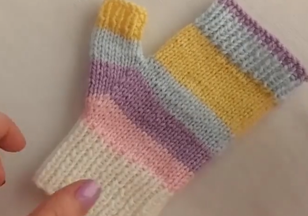 完整的织手套教程简单,织手套方法全部过程