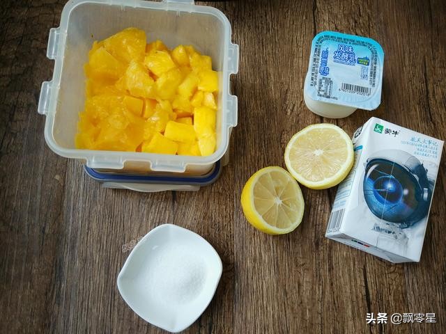 自制饮品芒果冰沙,芒果酸奶冰沙最好吃