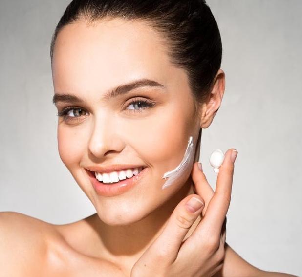 皮肤去角质层用什么方法,没有去角质产品怎么给皮肤去角质