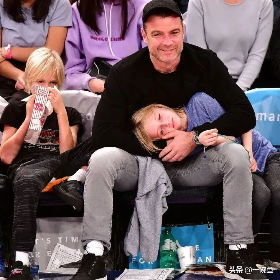 一个十几岁男孩的逆天颜值,中国12岁的逆天颜值