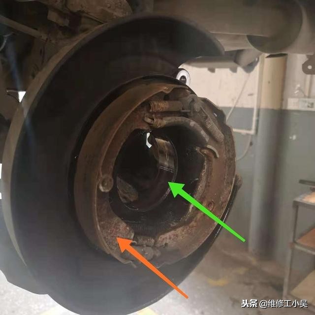 13年进口三菱欧蓝德踩油门异响,三菱底盘异响哒哒哒