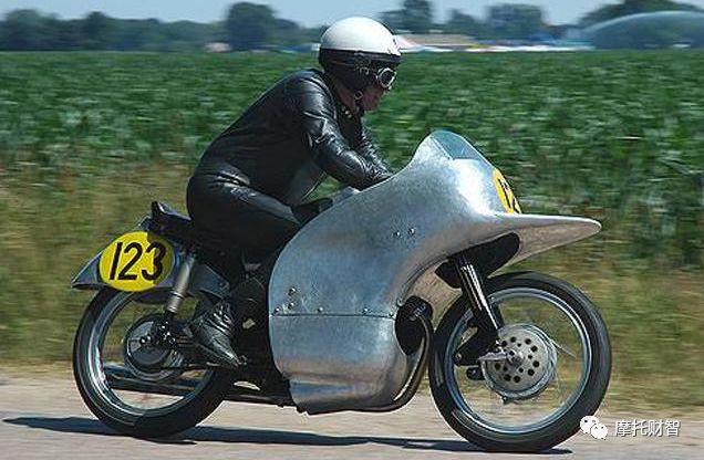 国产中量级美式巡航太子，金城350亮相重庆摩博会