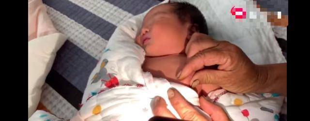 19岁女生没长出乳头，因出生时听信老人言，你家宝宝是否有中招？