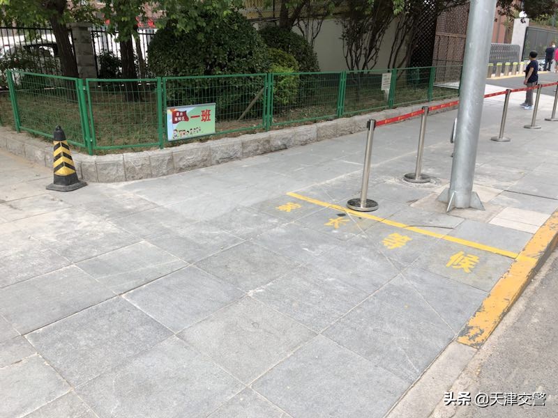 感谢交警维护学校门前交通秩序,天津市和平区耀华小学