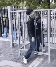 只能亮度调亮才能看得懂的梗,调高亮度才能看懂的梗