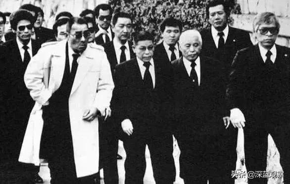 黑帮卖奶茶,黑帮摆摊卖夜宵