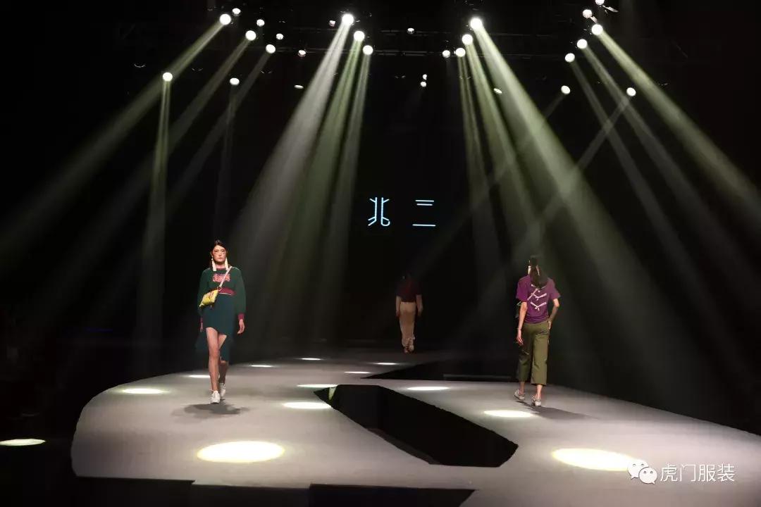 原创设计师品牌兆三发布会：“僵尸新娘”惊艳登场