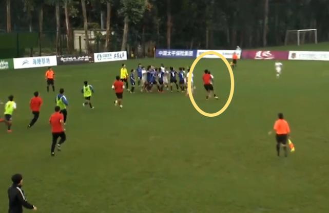 足协回应球员辱骂裁判停赛6场,足协发罚单两罪并罚