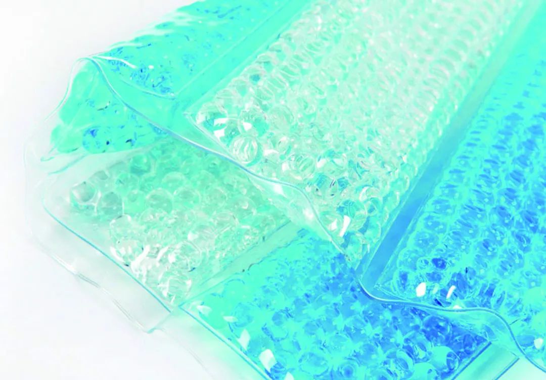 解暑佳品——宠物凉垫的选择与使用