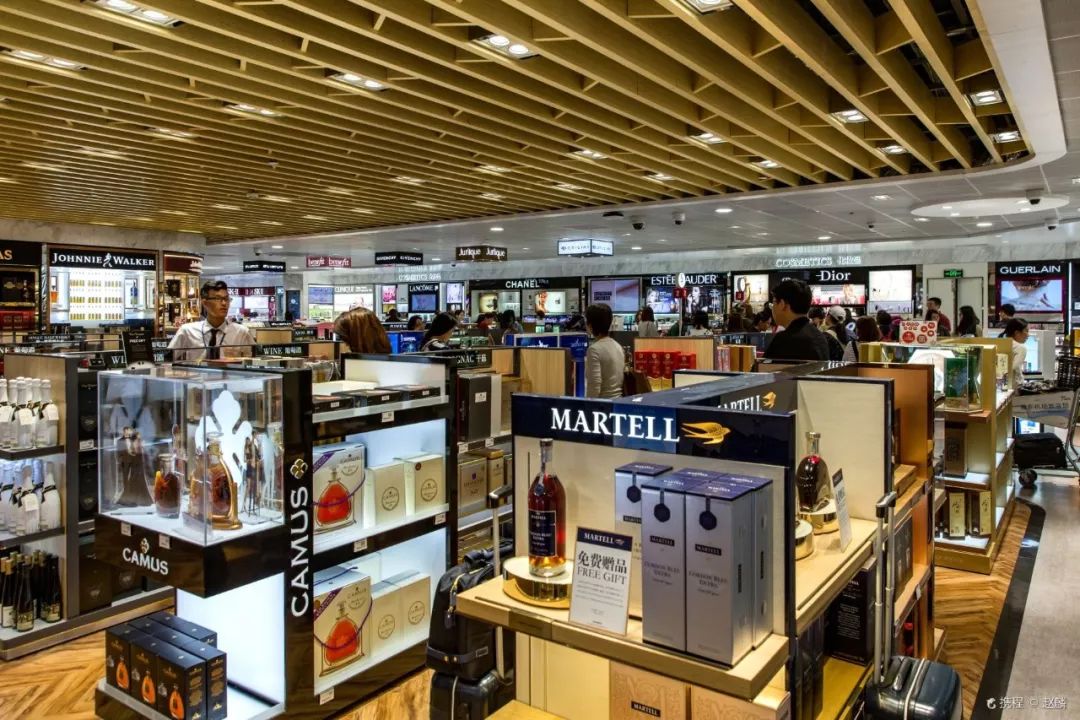 免税店大批量拿货的内幕,国际机场免税店有啥好买的