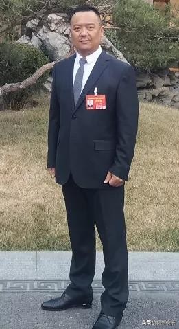 全国脱贫攻坚先进个人陈辉,全国脱贫攻坚先进个人李卓