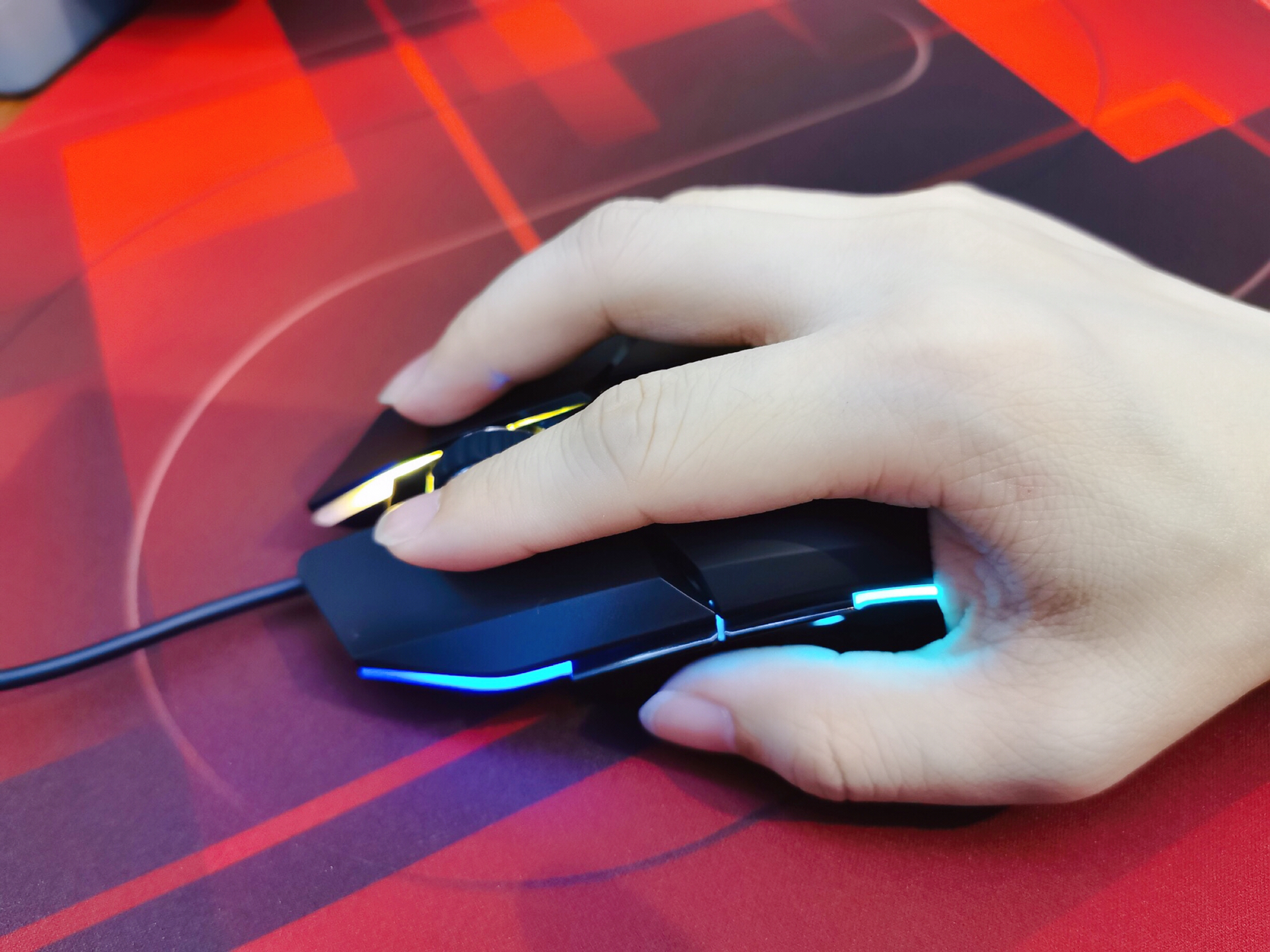 达尔优牧马人的鼠标怎么设置吃鸡,达尔优em910牧马人游戏鼠标怎么样