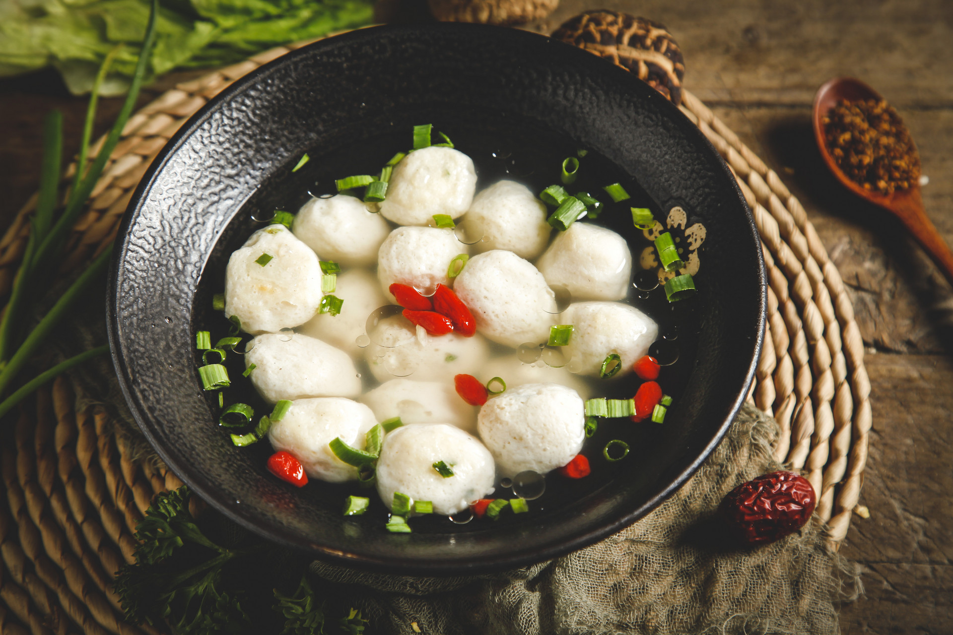 淡水鱼和深海鱼哪个有营养,深海鱼和淡水鱼哪个更营养