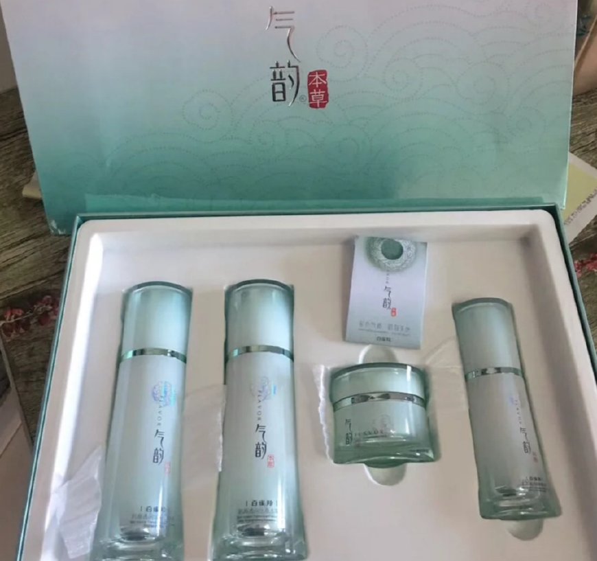 水乳套哪个适合油皮冬季高端,水乳套盒推荐秋冬补水