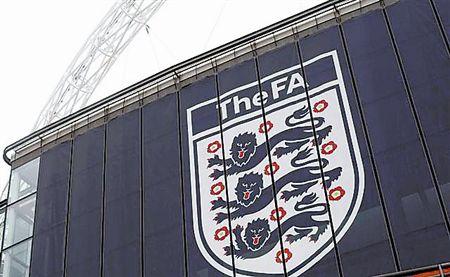 解释越位的构成条件及判罚,“越位”规则来历讲解