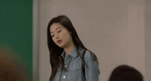 38岁全智贤不愧是国民女神 (年轻时的全智贤满满的胶原蛋白)