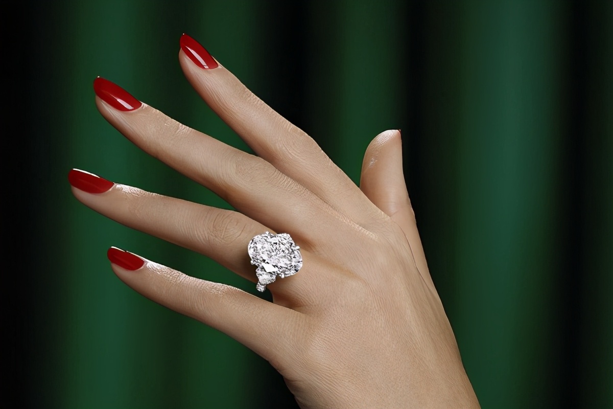 定制钻戒和品牌钻戒,品牌钻戒和定制钻戒