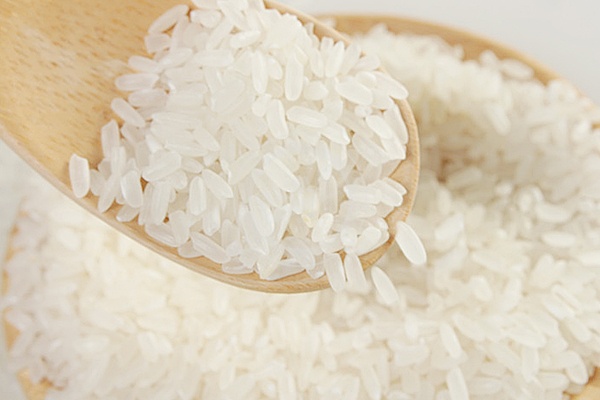 米饭怎么样蒸才会软糯窍门,蒸米饭不要仅放水这样做更好吃