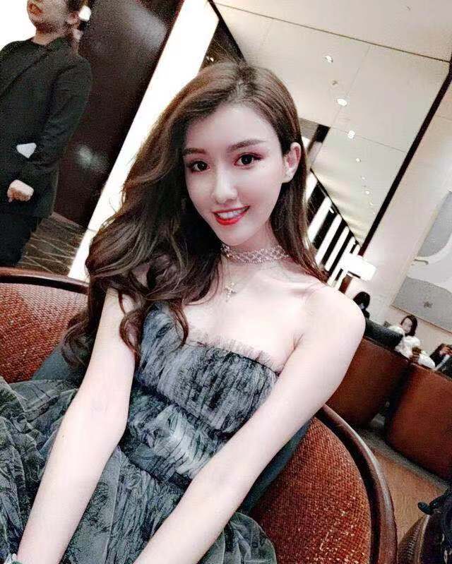 伴娘郭艾伦,郭艾伦伴娘照片