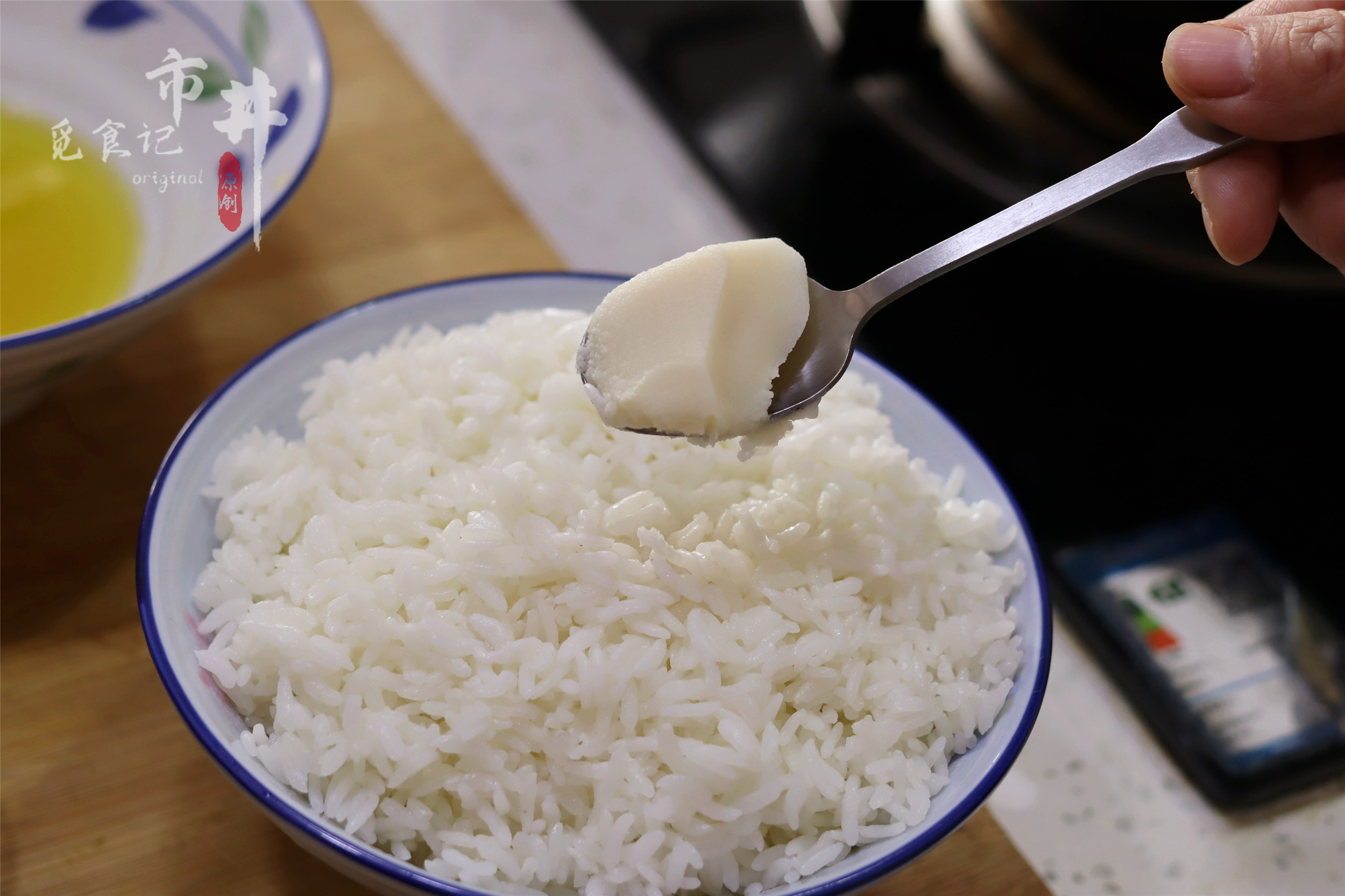 蛋炒饭怎么把老蛋炒焦脆,蛋炒饭每粒饭裹上3到4个蛋花