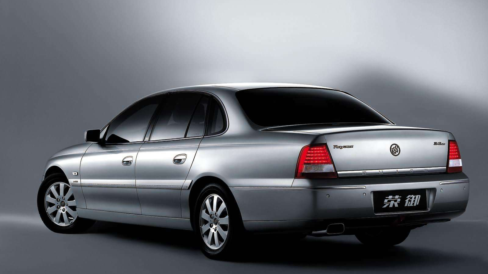 想拥有一台豪华品牌轿车,想拥有一台自己的车