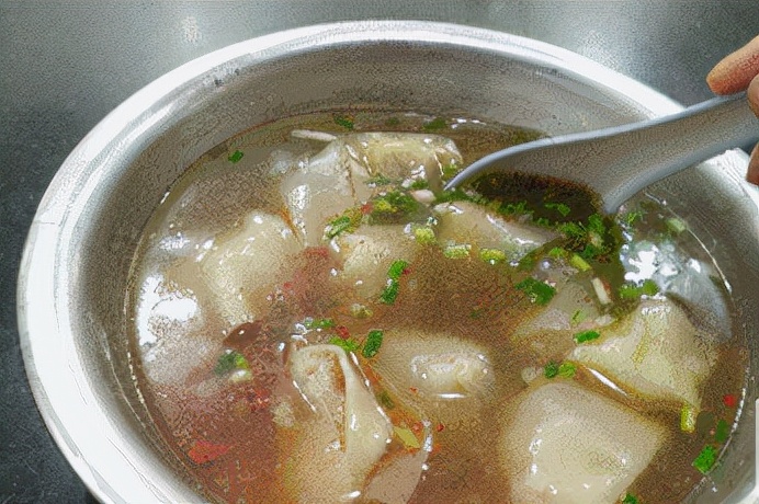 在桂林有好吃的火锅,在桂林的美食街