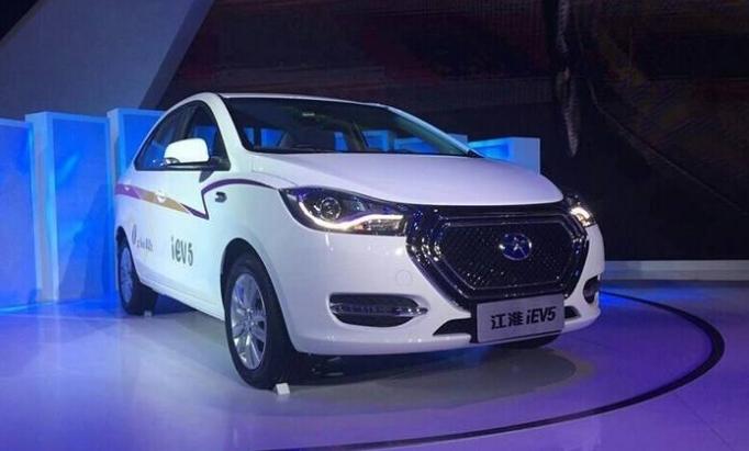 江淮iev5纯电动车该车在经过新能源政策的补助下售价18.8-4.8万元