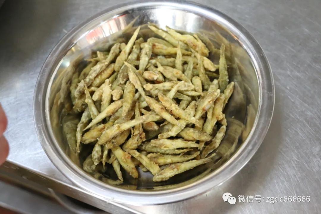 椒盐炸河虾的做法,如何炸河虾又酥又脆又香