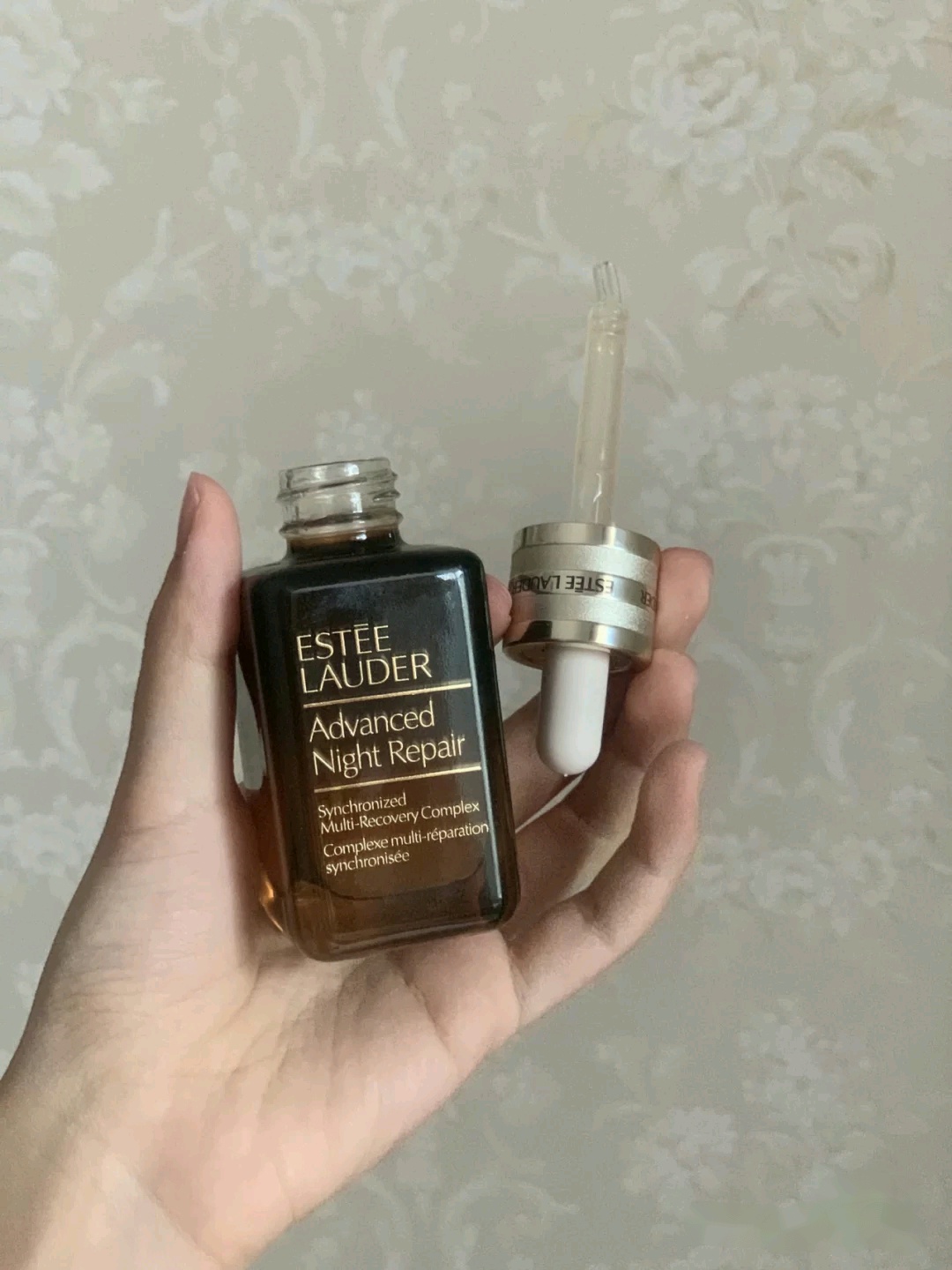 雅诗兰黛白金级系列好用吗,雅诗兰黛哪款好用适合混油皮