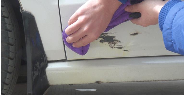 汽车布座椅有污渍怎么清洗,白色汽车上有黑色污渍怎么清洗