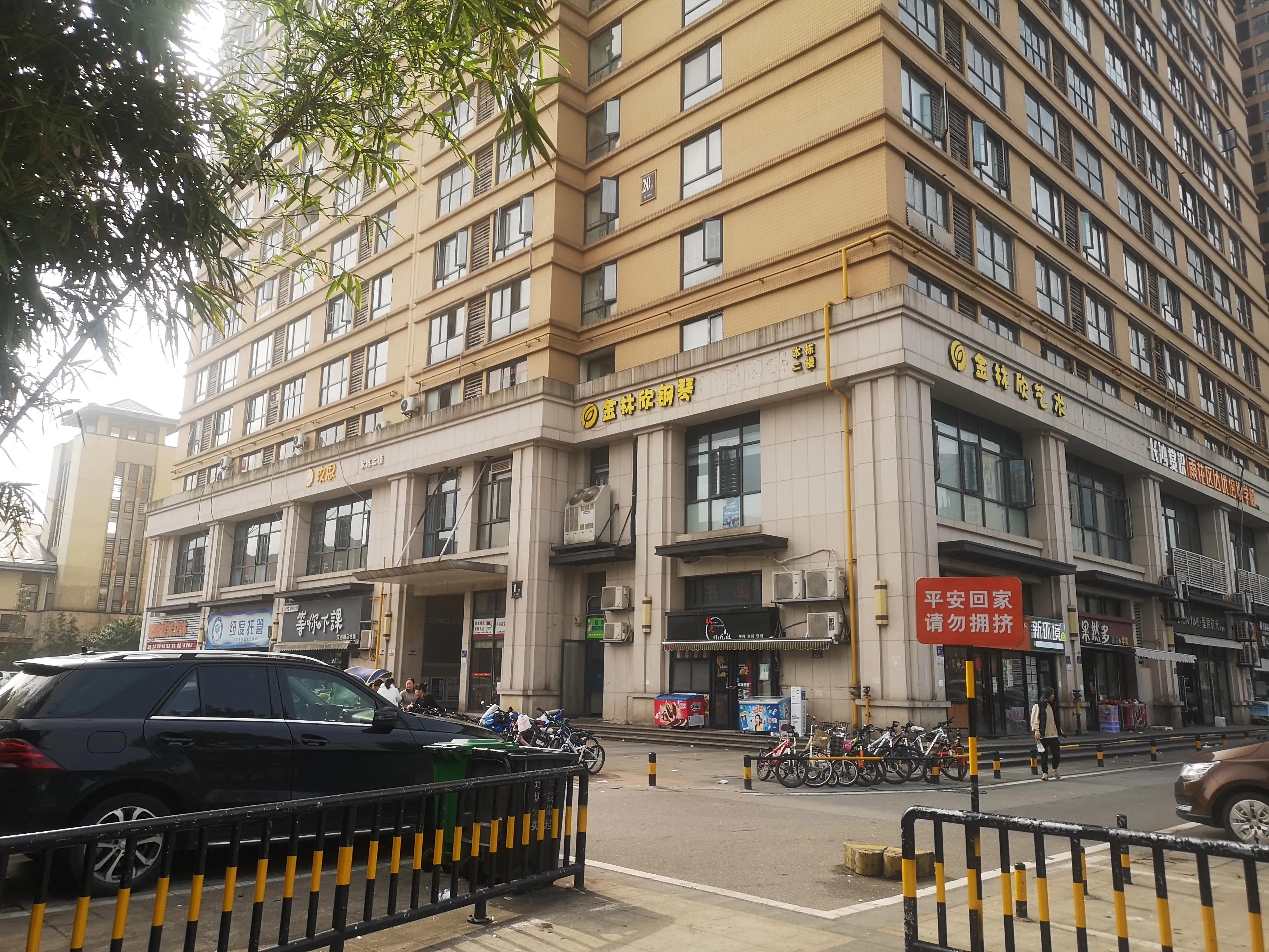 初中小学校门口商铺值得投资吗,小学门口的商铺投资失败