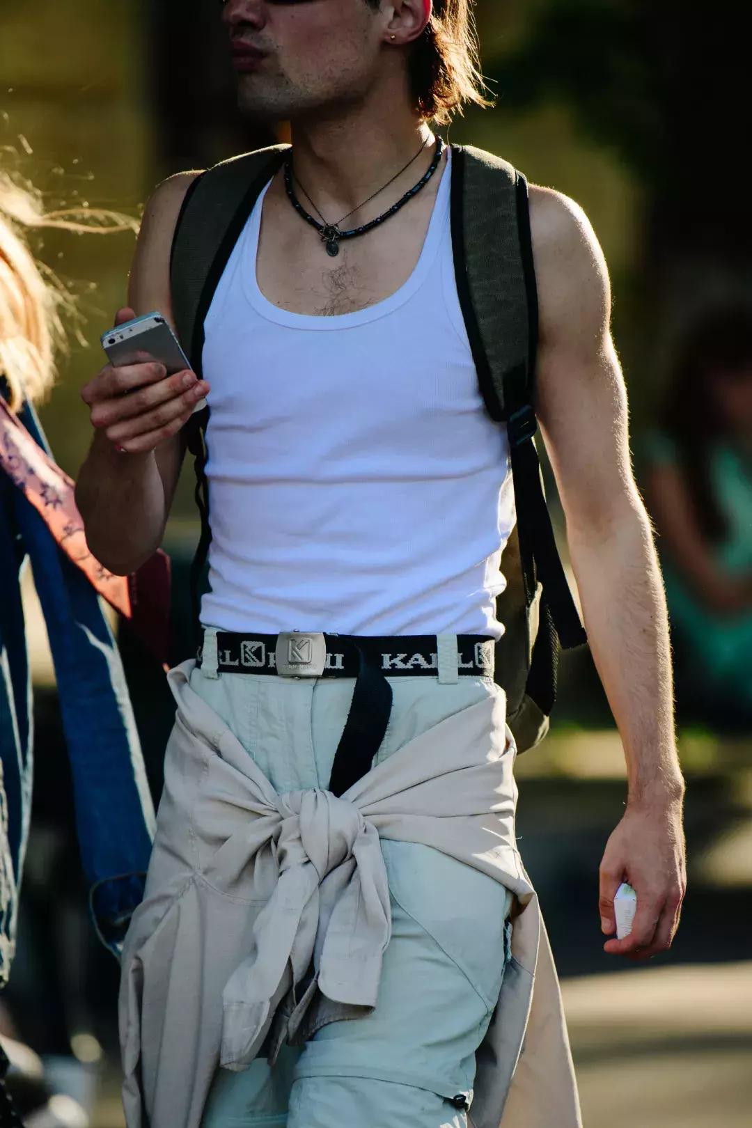 一根腰带穿衣搭配图,一条细细的腰带