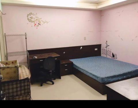 女星在无窗的小房间蜗居8年,曾因太节俭被男友甩,如今终于搬家