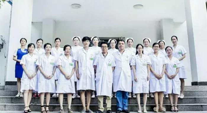 洁牙,拔牙,正畸后还能当一个优雅的“吃货”吗?