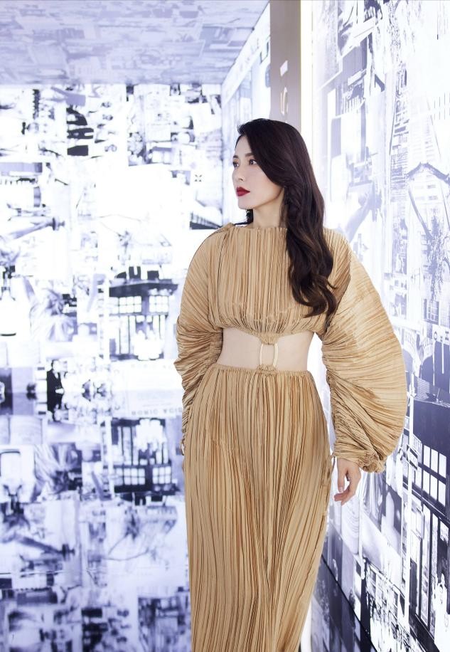 曾黎影视剧旗袍,曾黎旗袍打台球