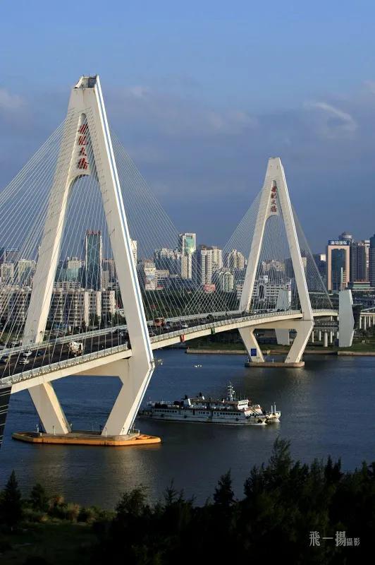 鍗拌薄娣卞埢娴峰彛,鍗拌薄娴峰彛鍓у満