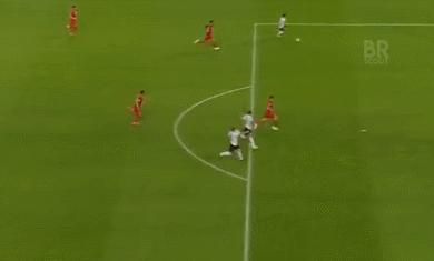 莱比锡红牛弧线远射,莱比锡红牛萨比策