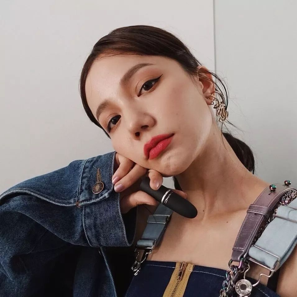 mac316泫雅色怎么选,mac子弹头尤雾黄黑皮口红推荐