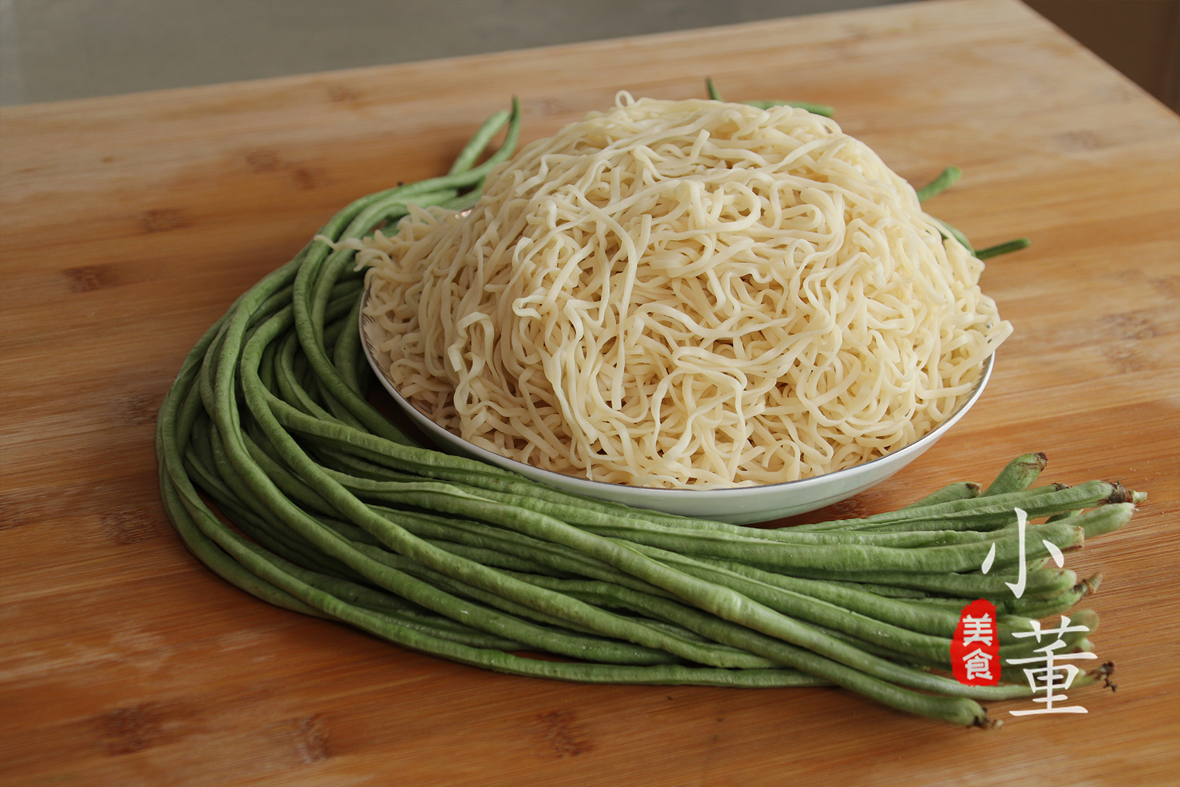 面条蒸面条怎么做好吃又简单,如何用干面条做素蒸面条