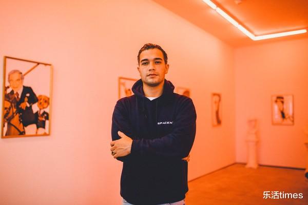 比莉、香奈儿女士LOGOMikeFrederiqo翻玩印花T潮人抢着穿