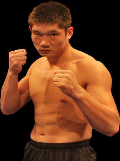 被逼发威的职业选手发声明：健身教练激怒我出手，才将他打挺在地